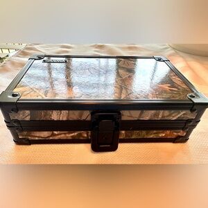 Vaultz Camo Vista Utility Latching Case